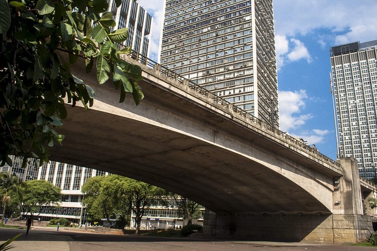 Apto para 3 Hóspedes ao Lado do Metrô Anhangabaú