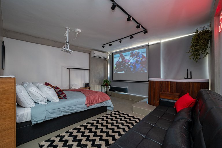 Cinema e Banheira no Metrô São Bento p/ 3 Hóspedes