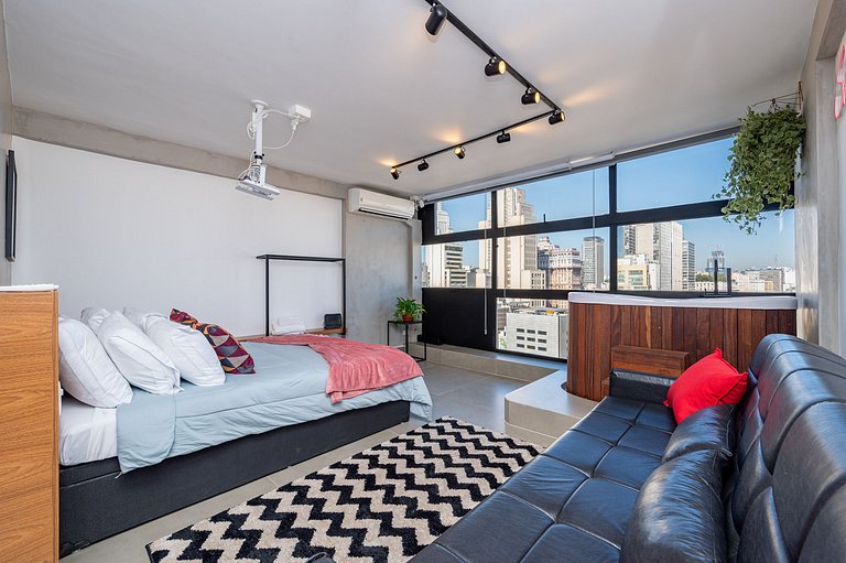 Cinema e Banheira no Metrô São Bento p/ 3 Hóspedes