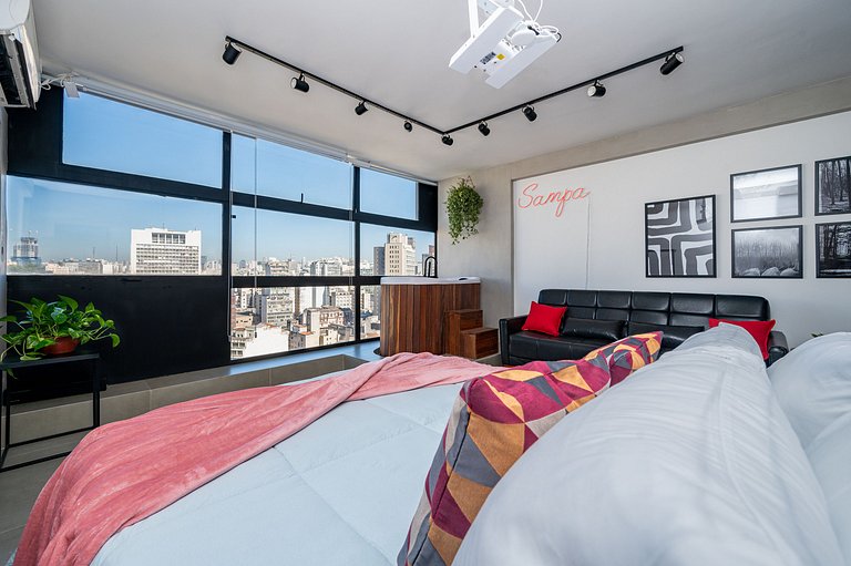 Cinema e Banheira no Metrô São Bento p/ 3 Hóspedes