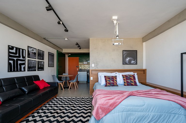 Cinema e Banheira no Metrô São Bento p/ 3 Hóspedes