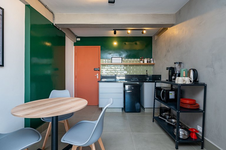 Cinema e Banheira no Metrô São Bento p/ 3 Hóspedes