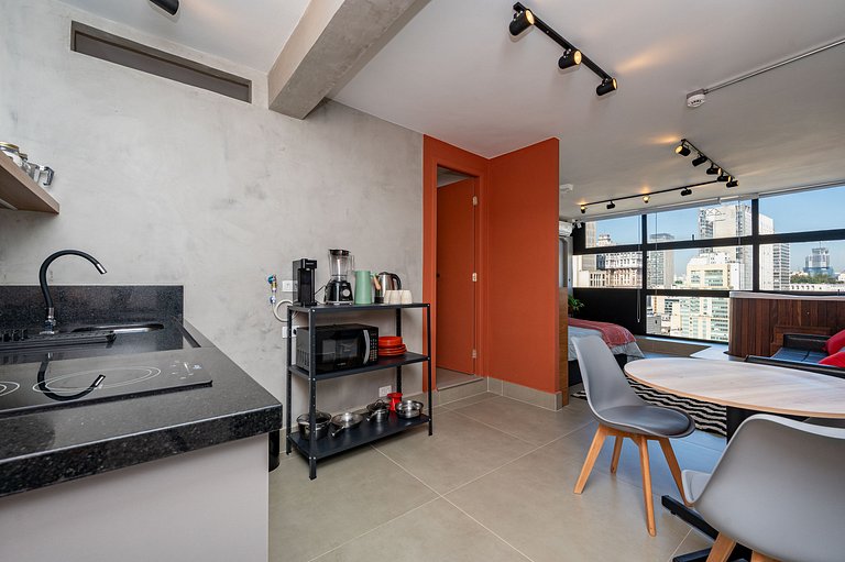 Cinema e Banheira no Metrô São Bento p/ 3 Hóspedes