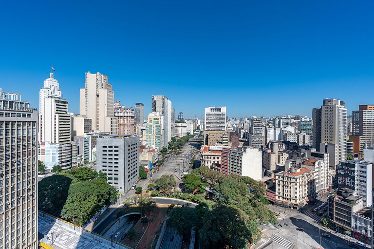 Cinema e Banheira no Metrô São Bento p/ 3 Hóspedes