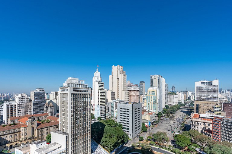 Cinema e Banheira no Metrô São Bento p/ 3 Hóspedes