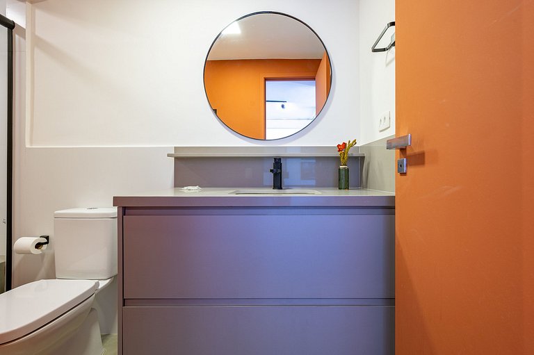 Cinema e Banheira no Metrô São Bento p/ 3 Hóspedes