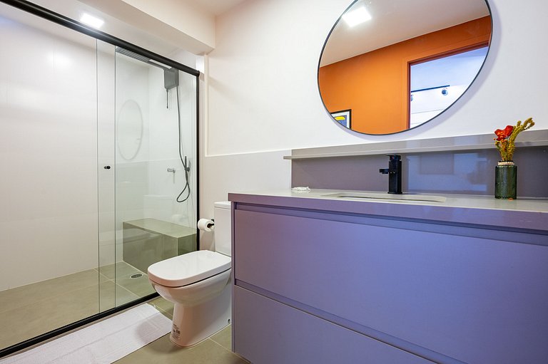 Cinema e Banheira no Metrô São Bento p/ 3 Hóspedes