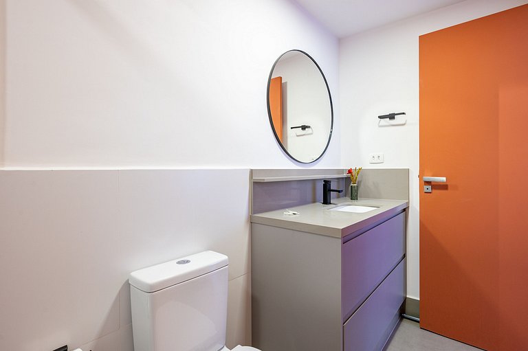 Cinema e Banheira no Metrô São Bento p/ 3 Hóspedes