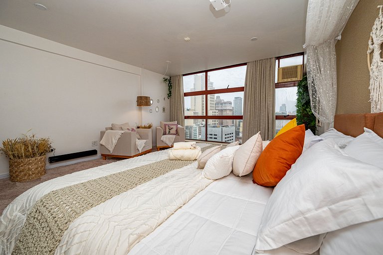 Studio para 3 c/ Cama King e Cinema - Centro SP