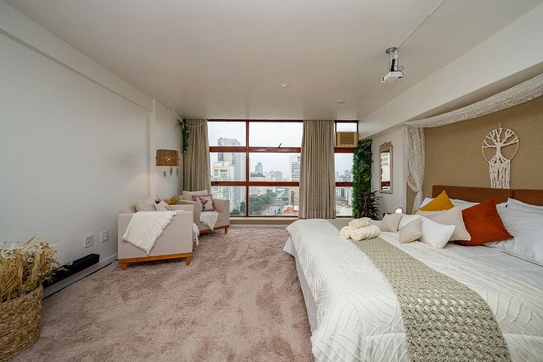 Studio para 3 c/ Cama King e Cinema - Centro SP