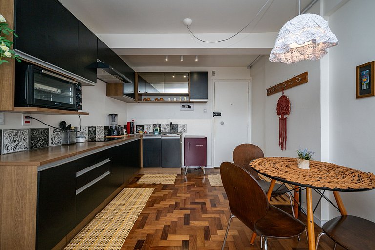 Studio para 3 c/ Cama King e Cinema - Centro SP