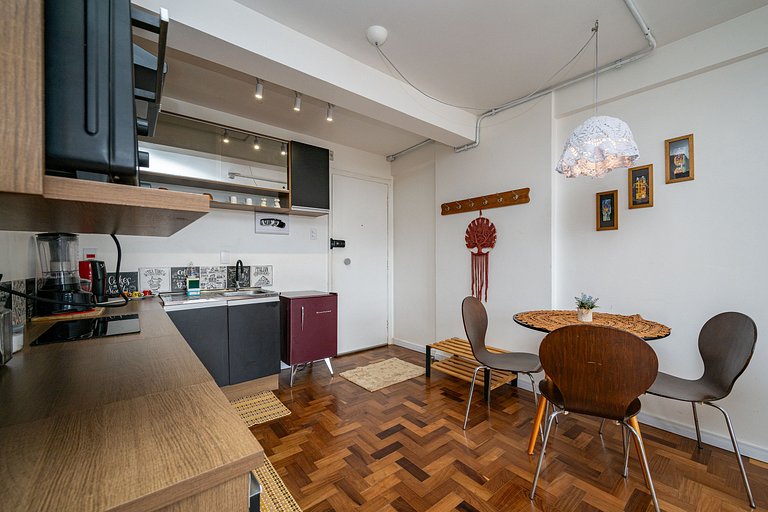 Studio para 3 c/ Cama King e Cinema - Centro SP