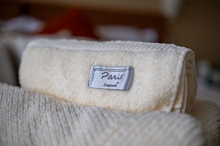 Studio para 3 c/ Cama King e Cinema - Centro SP