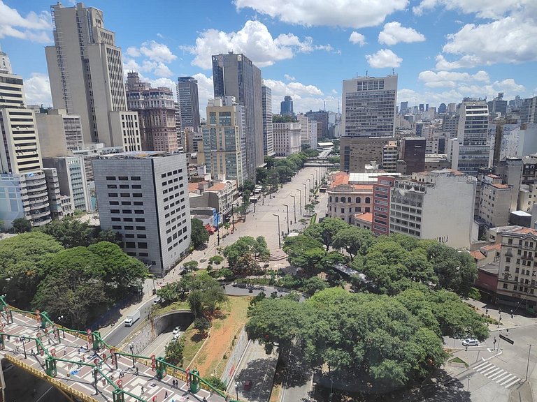 Studio para 3 c/ Cama King e Cinema - Centro SP