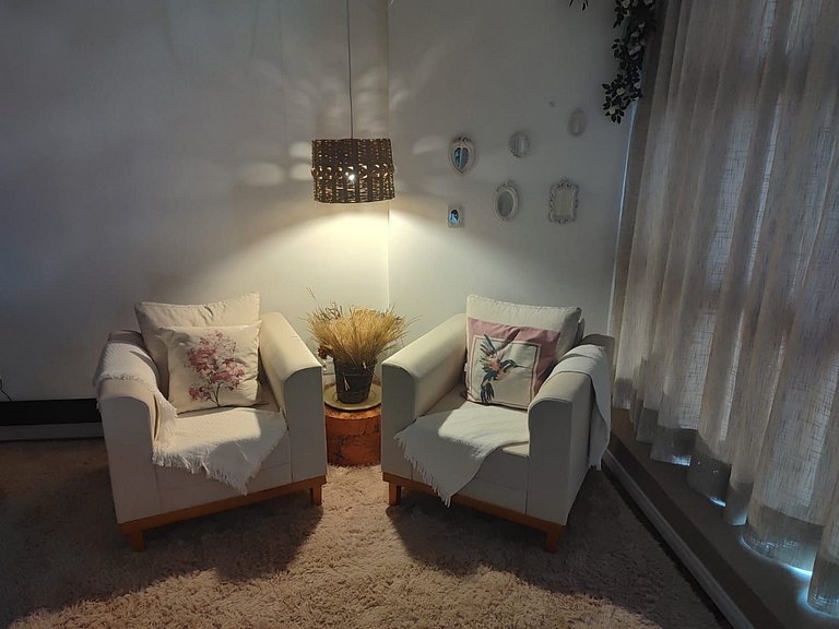 Studio para 3 c/ Cama King e Cinema - Centro SP