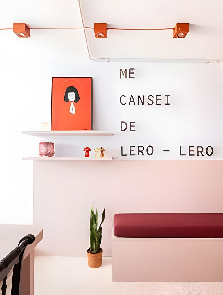 Cinema, Banheira e Cama King em Apto no Centro SP