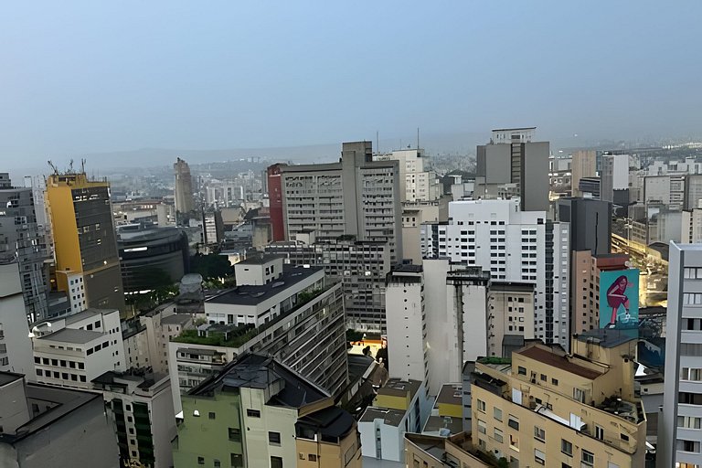 Cinema, Banheira e Cama King em Apto no Centro SP