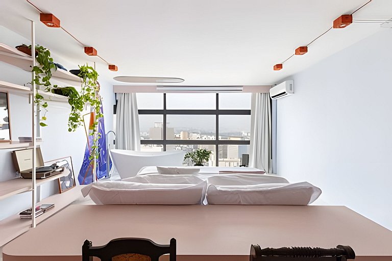 Cinema, Banheira e Cama King em Apto no Centro SP