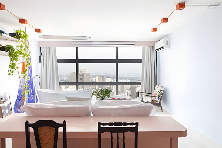 Cinema, Banheira e Cama King em Apto no Centro SP