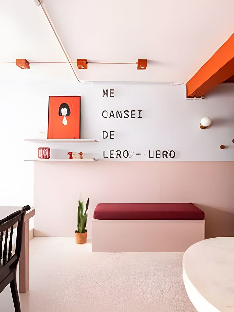 Cinema, Banheira e Cama King em Apto no Centro SP