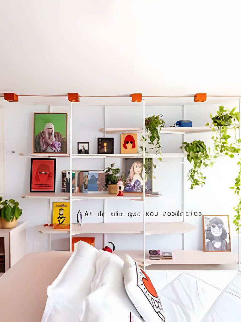 Cinema, Banheira e Cama King em Apto no Centro SP