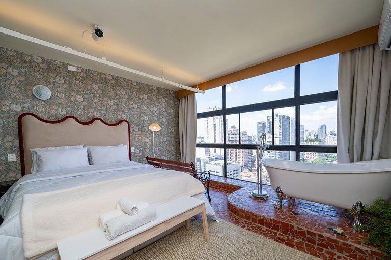 Apto Retrô com Cinema e Banheira no Centro de SP