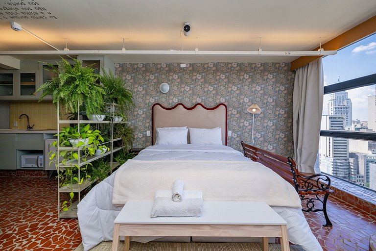 Apto Retrô com Cinema e Banheira no Centro de SP