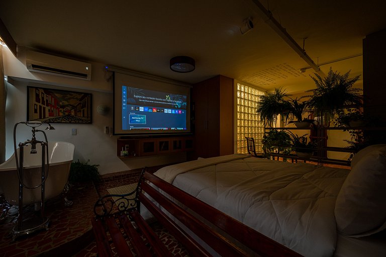 Apto Retrô com Cinema e Banheira no Centro de SP