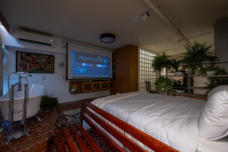 Apto Retrô com Cinema e Banheira no Centro de SP