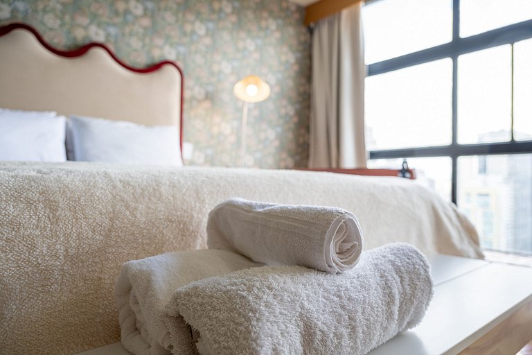 Apto Retrô com Cinema e Banheira no Centro de SP