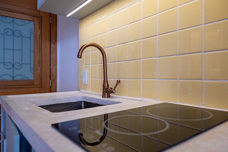 Apto Retrô com Cinema e Banheira no Centro de SP