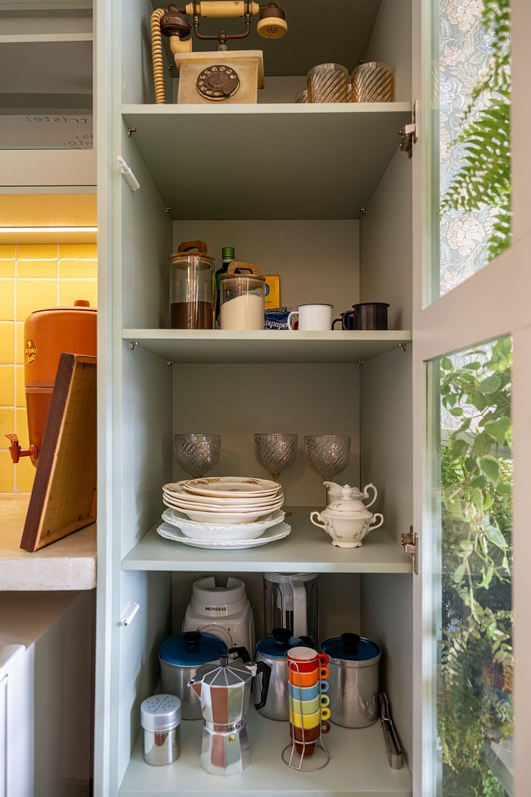 Apto Retrô com Cinema e Banheira no Centro de SP