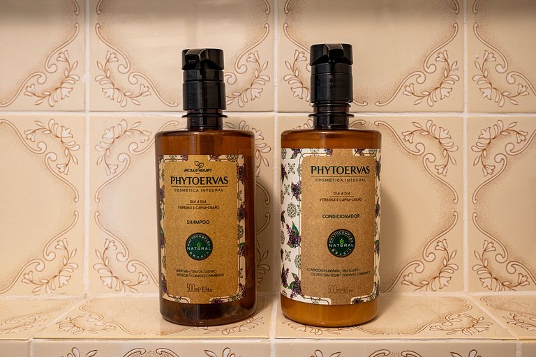 Apto Retrô com Cinema e Banheira no Centro de SP