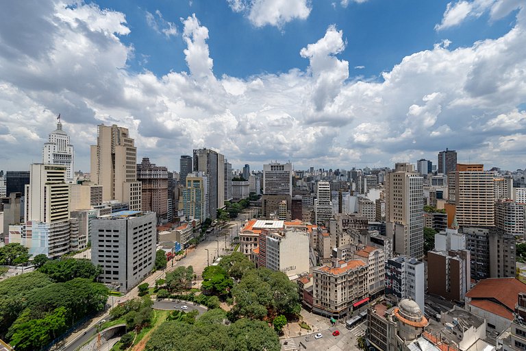 Apto Retrô com Cinema e Banheira no Centro de SP