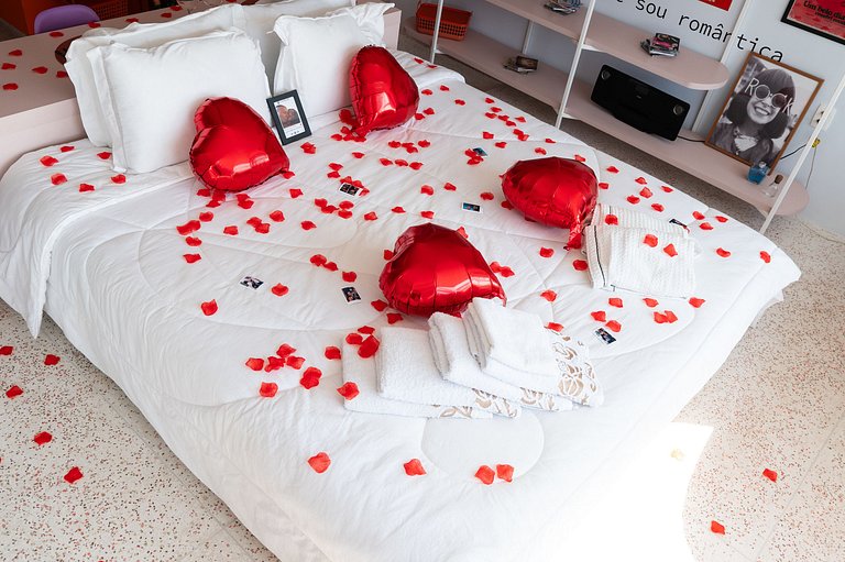 Cinema, Banheira e Cama King em Apto no Centro SP