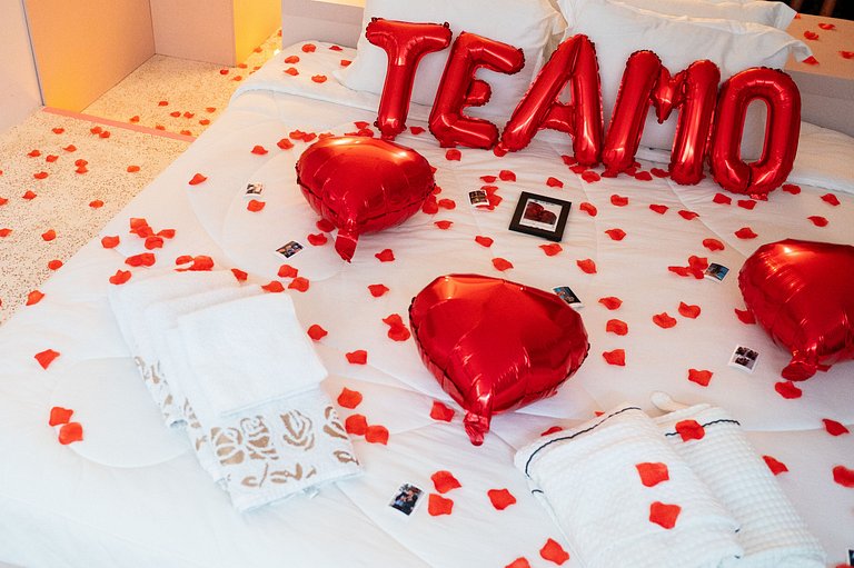 Cinema, Banheira e Cama King em Apto no Centro SP