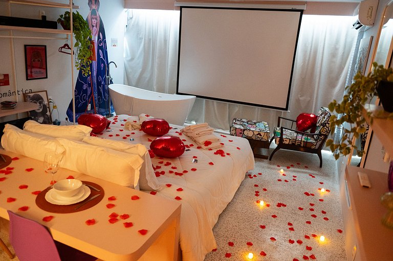Cinema, Banheira e Cama King em Apto no Centro SP