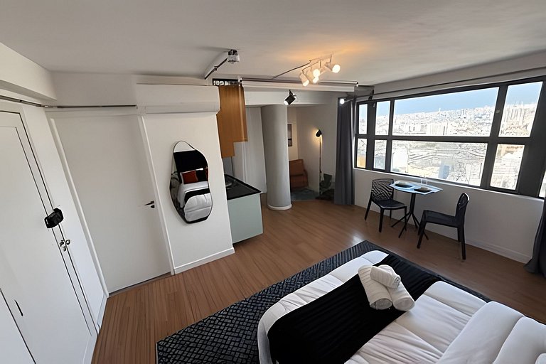 Studio c/ Vista Surreal do 39º Andar + Cinema CentroSP