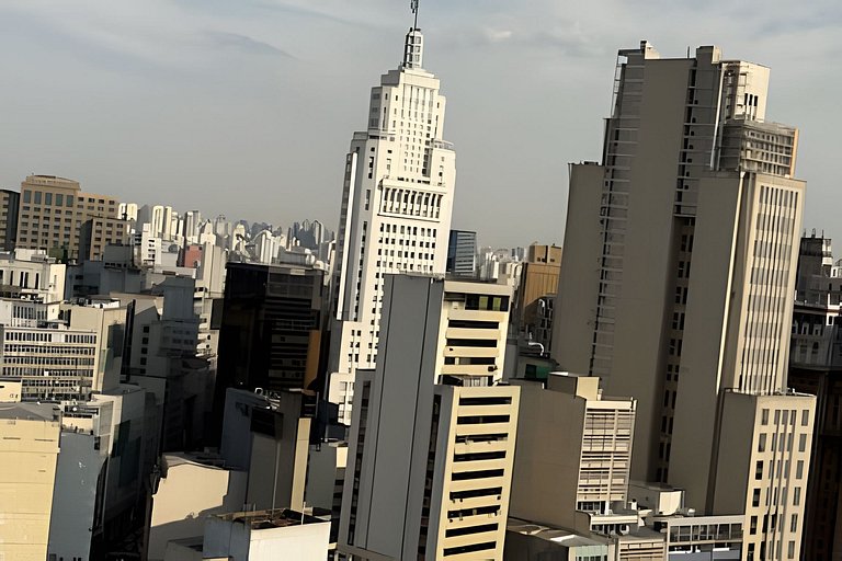 Studio c/ Vista Surreal do 39º Andar + Cinema CentroSP