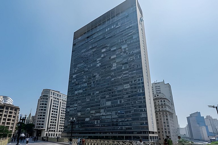 Studio c/ Vista Surreal do 39º Andar + Cinema CentroSP