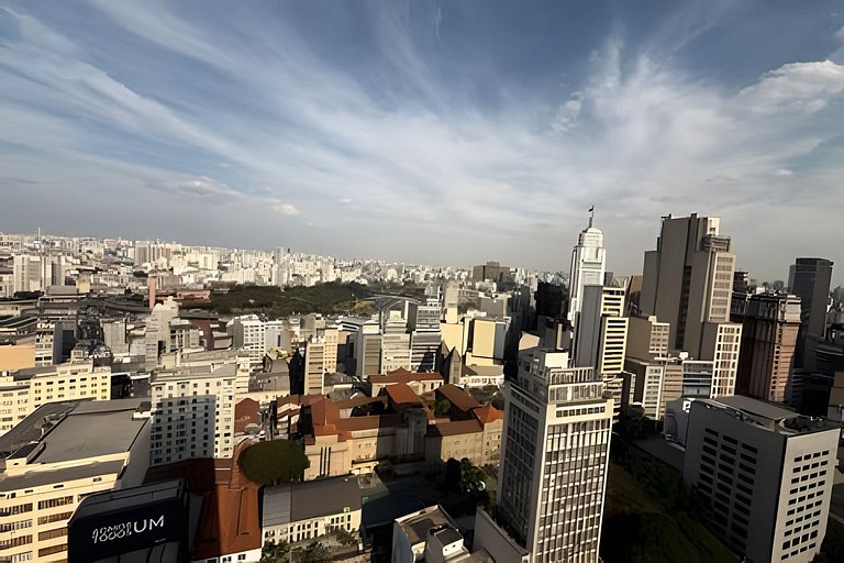 Studio c/ Vista Surreal do 39º Andar + Cinema CentroSP