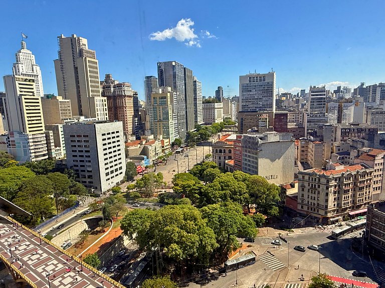 Apto com Cinema no Centro de SP para Casais