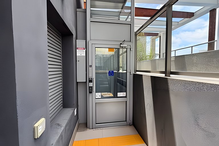 Studio a 7min Metrô Ana Rosa c/ Piscina e Academia