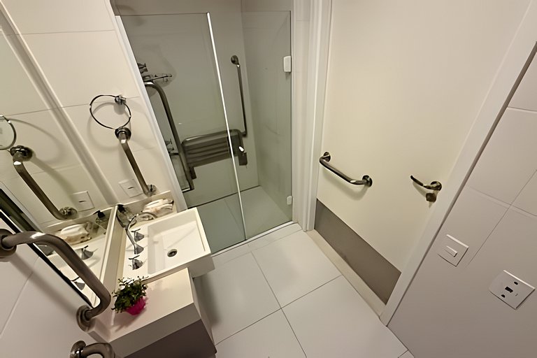 Studio a 7min Metrô Ana Rosa c/ Piscina e Academia