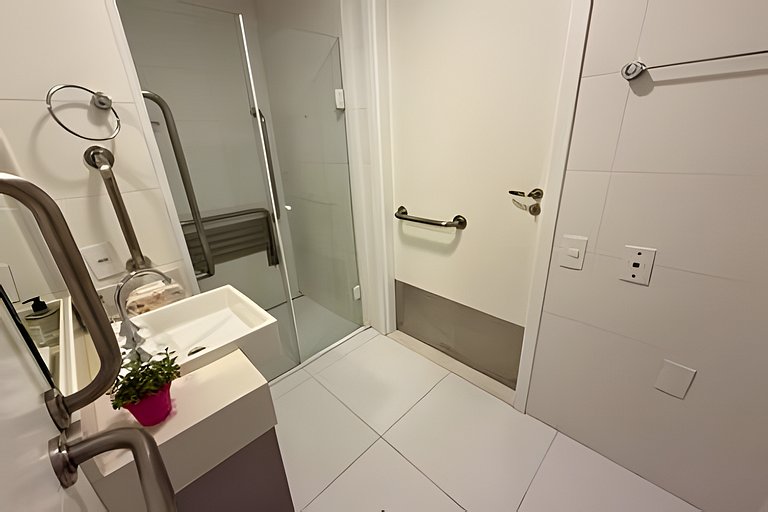 Studio a 7min Metrô Ana Rosa c/ Piscina e Academia