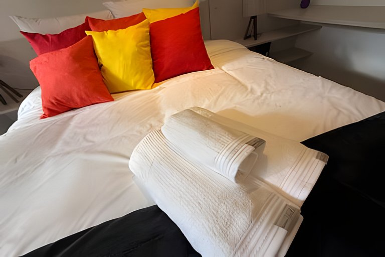 Studio a 7min Metrô Ana Rosa c/ Piscina e Academia