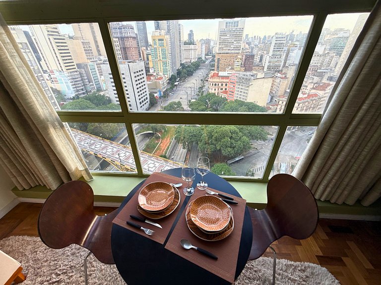 Studio para 3 c/ Cama King e Cinema - Centro SP