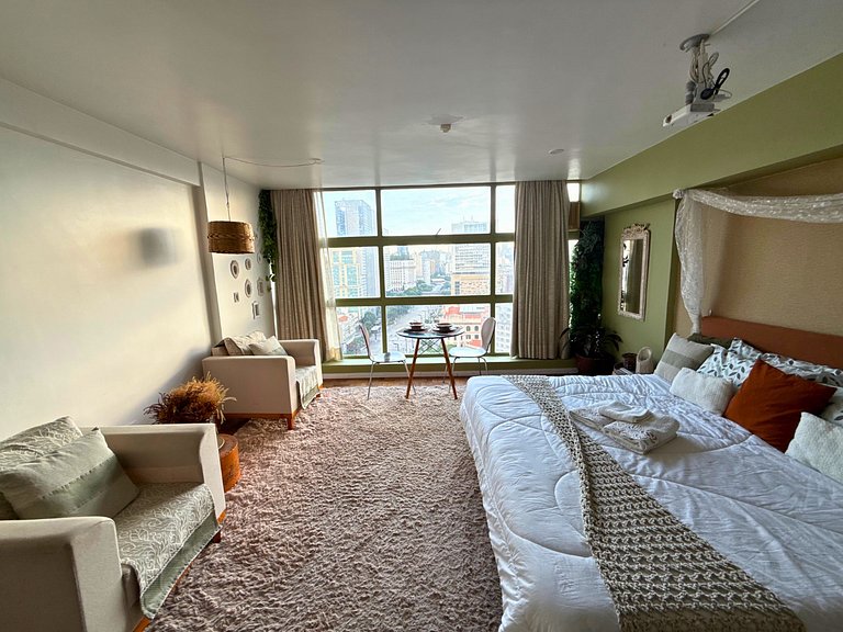 Studio para 3 c/ Cama King e Cinema - Centro SP