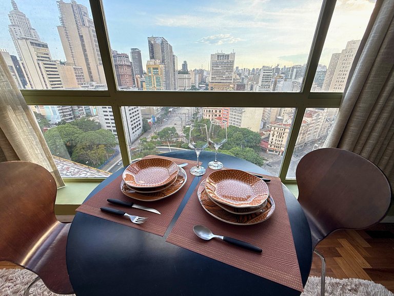 Studio para 3 c/ Cama King e Cinema - Centro SP