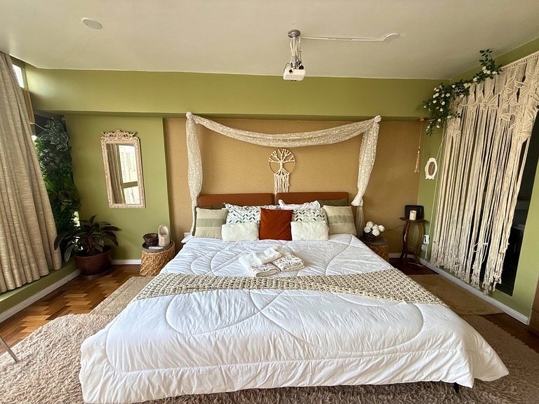 Studio para 3 c/ Cama King e Cinema - Centro SP